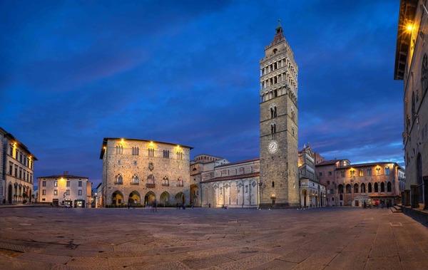 Piazza del Duomo, Pistoia
